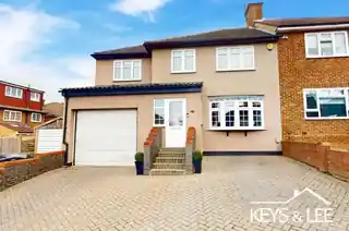198 Clockhouse Lane, photo 2