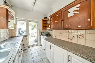 199 Raeburn Avenue, photo 3
