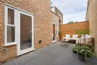 19A Hinton Road, photo 3