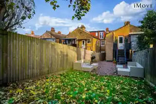 19A Queen Mary Road, photo 4