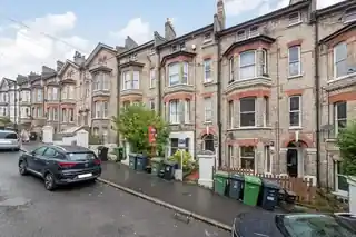 19D Woodland Road, photo 2