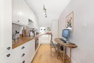19D Woodland Road, photo 3
