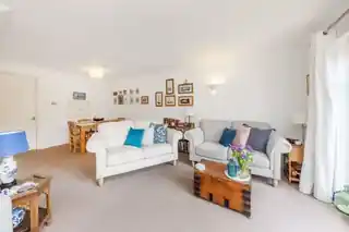 1A Acacia Road, photo 3