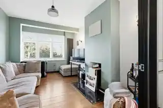 1A Alma Crescent, photo 3
