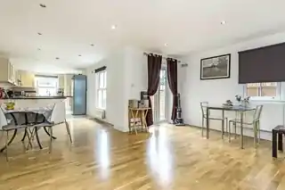 1A Darell Road, photo 2