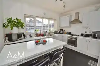 1A Kingsley Road, photo 4