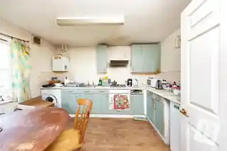 1B Baden Powell Close, photo 3