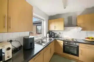 1F Cornwall Road, photo 2