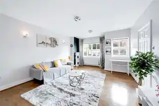 1F Freeland Road, photo 2