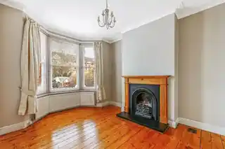 2 Altenburg Avenue, photo 2