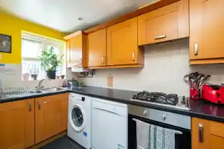 2 Aragon Place, photo 2