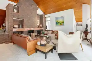 2 Aylmer Close, photo 2