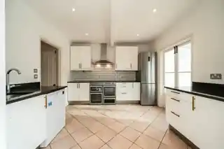 2 Beauclerc Road, photo 4