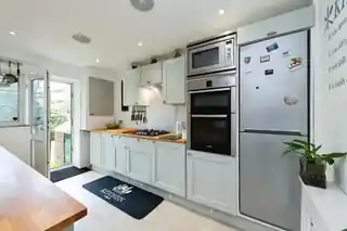 2, Beechwood Court, West Street Lane, photo 2