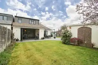 2 Benfleet Close, photo 2