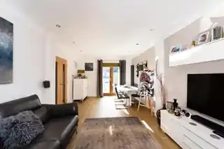 2 Betterton Drive, photo 3
