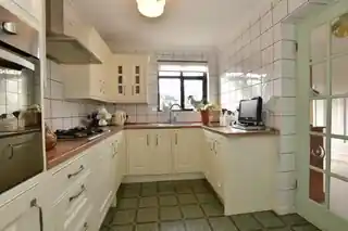 2 Bevan Way, photo 4