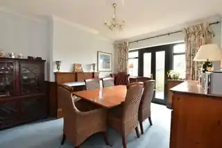 2 Bevan Way, photo 3
