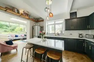 2 Bramley Avenue, photo 3