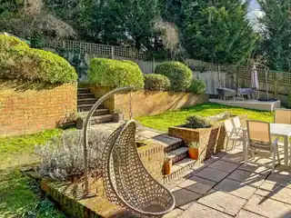 2 Chynham Place, photo 2