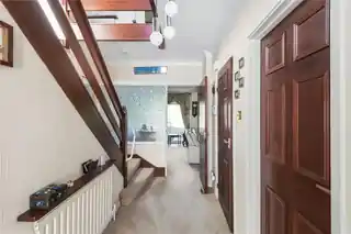 2 Claremont Road, photo 2