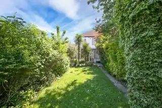 2 Cleves Walk, photo 3