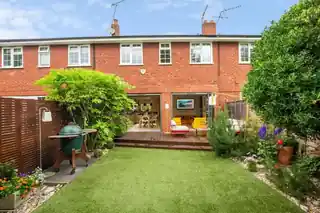 2 Cosmur Close, photo 2