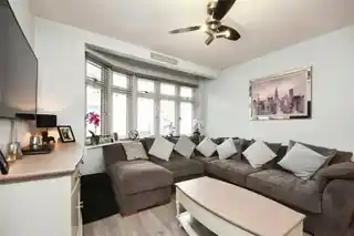 2 Craven Gardens, photo 4