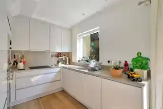 2 Crayford Mews, photo 2