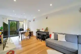 2 Crayford Mews, photo 4