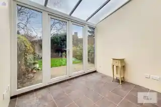 2 Cressida Road, photo 4
