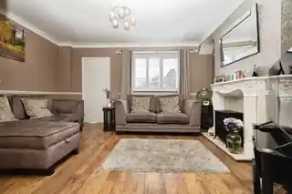 2 Dawson Avenue, photo 3