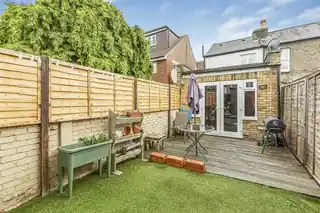 2 Derby Road, photo 2