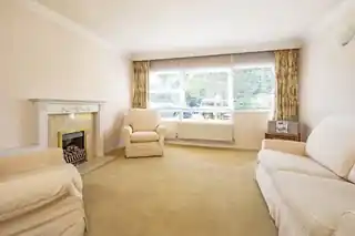 2, Dryden Court, Parkleys, photo 2