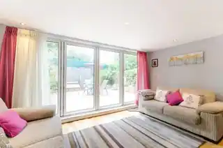 2 Eaton Drive, photo 4