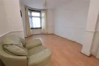 2 Edgar Road, photo 3