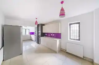 2 Ensign Close, photo 4