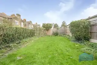 2 Evesham Road, photo 4