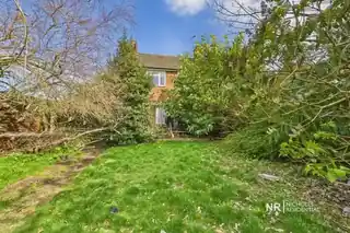 2 Frimley Road, photo 3