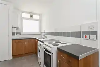 2 Georgina Gardens, photo 3