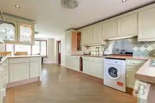 2 Gilroy Close, photo 2