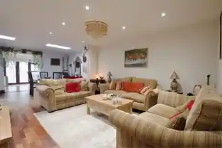 2 Glenorchy Close, photo 3