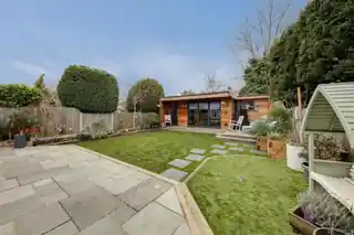 2 Glenthorne Gardens, photo 2