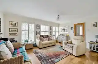 2 Goldcrest Way, photo 3
