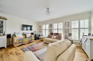 2 Goldcrest Way, photo 2