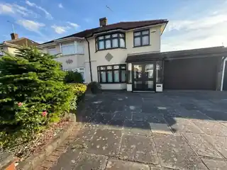 2 Hayes Drive, photo 2