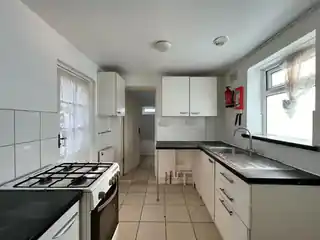 2 Heath Road, photo 3