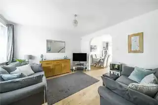 2 Hitherwell Drive, photo 2