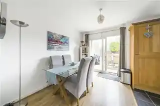 2 Hitherwell Drive, photo 4