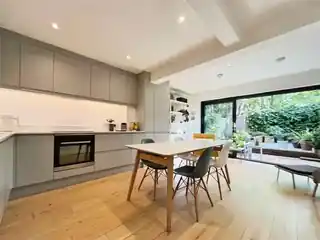 2 Holly Bush Row, photo 2